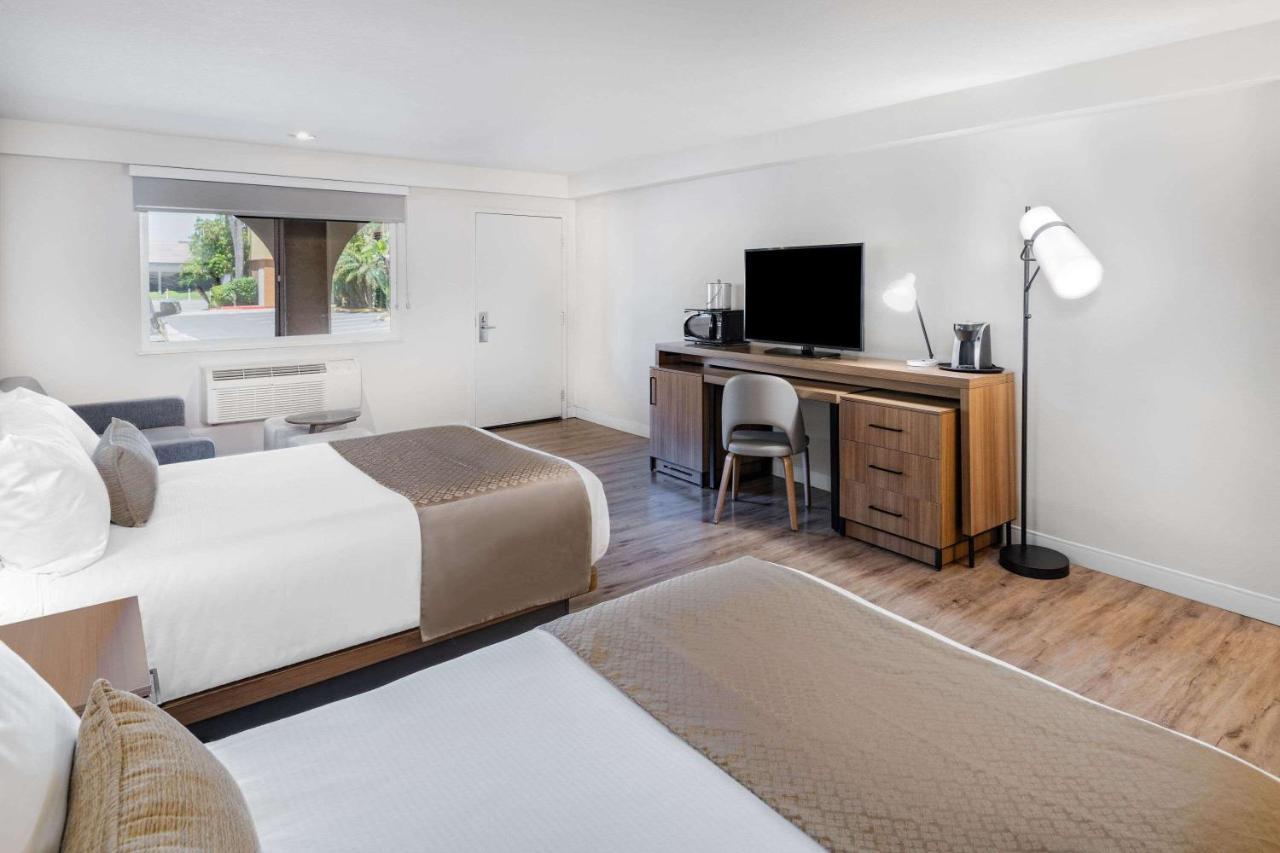 Wyndham Garden San Diego Exterior foto